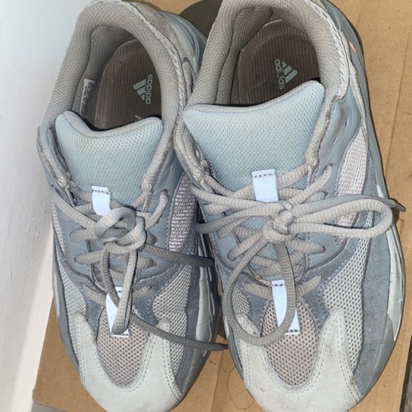 Yeezy Inertia - Picture 2 of 3